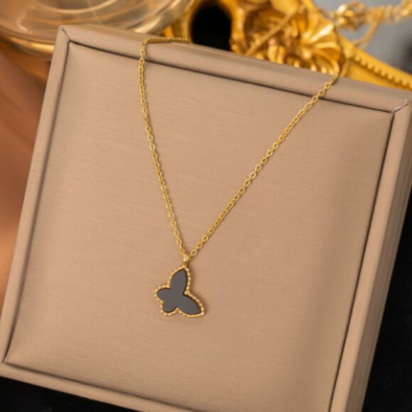 【Butterfly】Black small butterfly necklace - Picture 1 of 1
